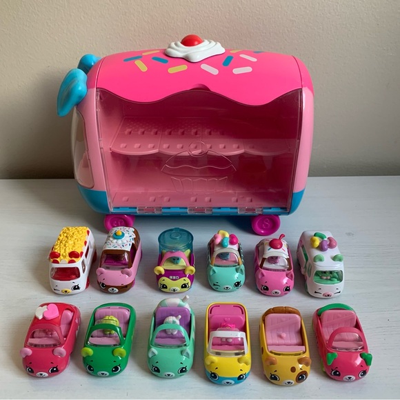 Moose Other - Shopkins Cutie Cars Cupcake Van and 12 Cars